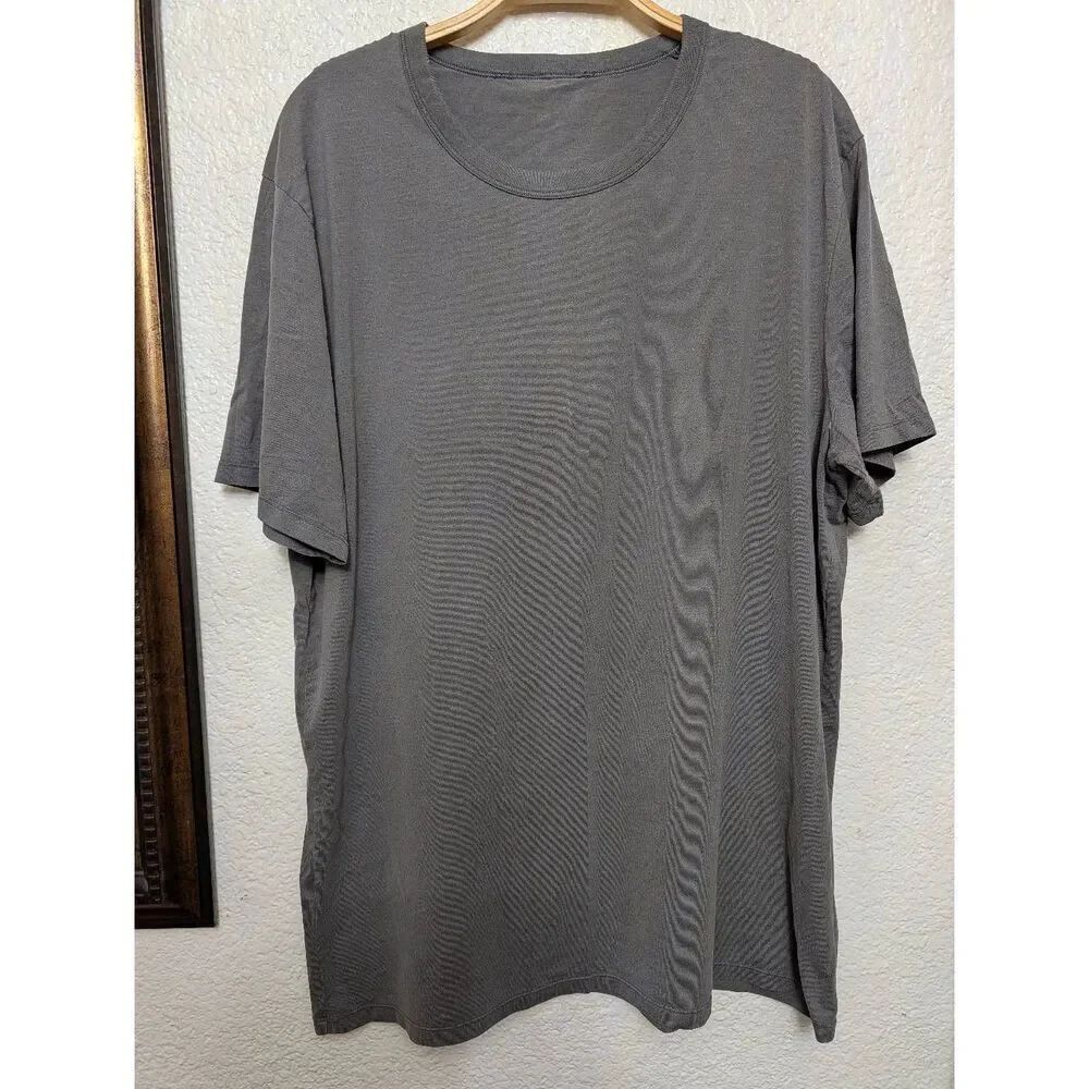 Lululemon shirt for men gray color